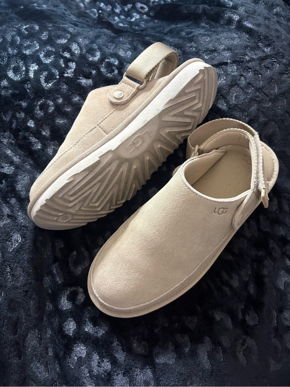 UGG Women's Sand Suede Slingback Clog